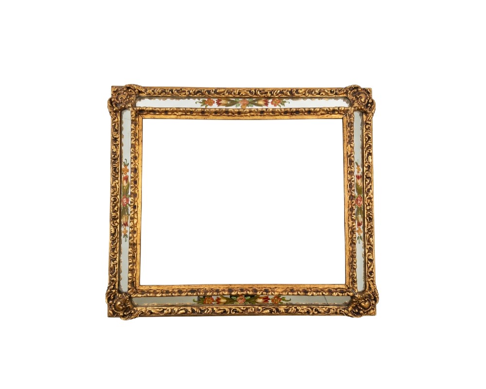 Marco de madera dorada de estilo barroco o brocante, probablemente de mediados del siglo XX alquiler para eventos, publicidad, peliculas y series