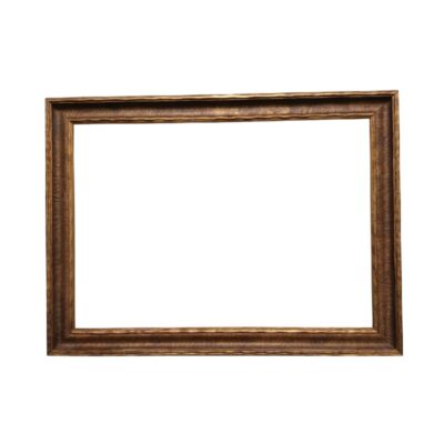 Marco de madera, estilo vintage o barroco, se caracteriza por su color dorado o marrón y suele estar disponible en stock de imágenes alquiler para eventos, publicidad, peliculas y series