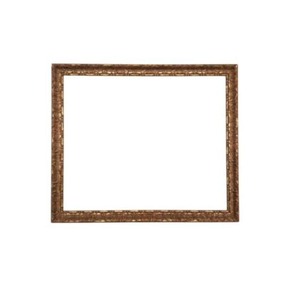 Marco grabado clásico con un acabado de color bronce y una sutil pátina gris, fabricado en madera sólida de ayous alquiler para eventos, publicidad, peliculas y series