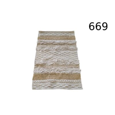 Alfombra de estilo bohemio o étnico beige, probablemente de algodón o yute, adecuada para entradas alquiler para eventos, publicidad, peliculas y series
