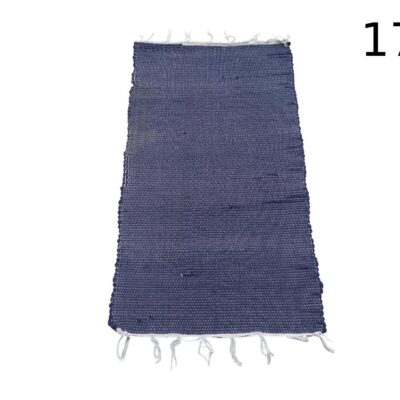 Alfombra jarapa estilo índigo azul con flecos. alquiler para eventos, publicidad, peliculas y series