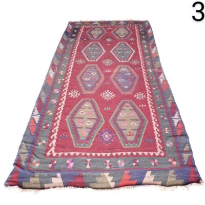 Alfombra tipo Kilim vintage tejida a mano con lana y tintes naturales alquiler para eventos, publicidad, peliculas y series