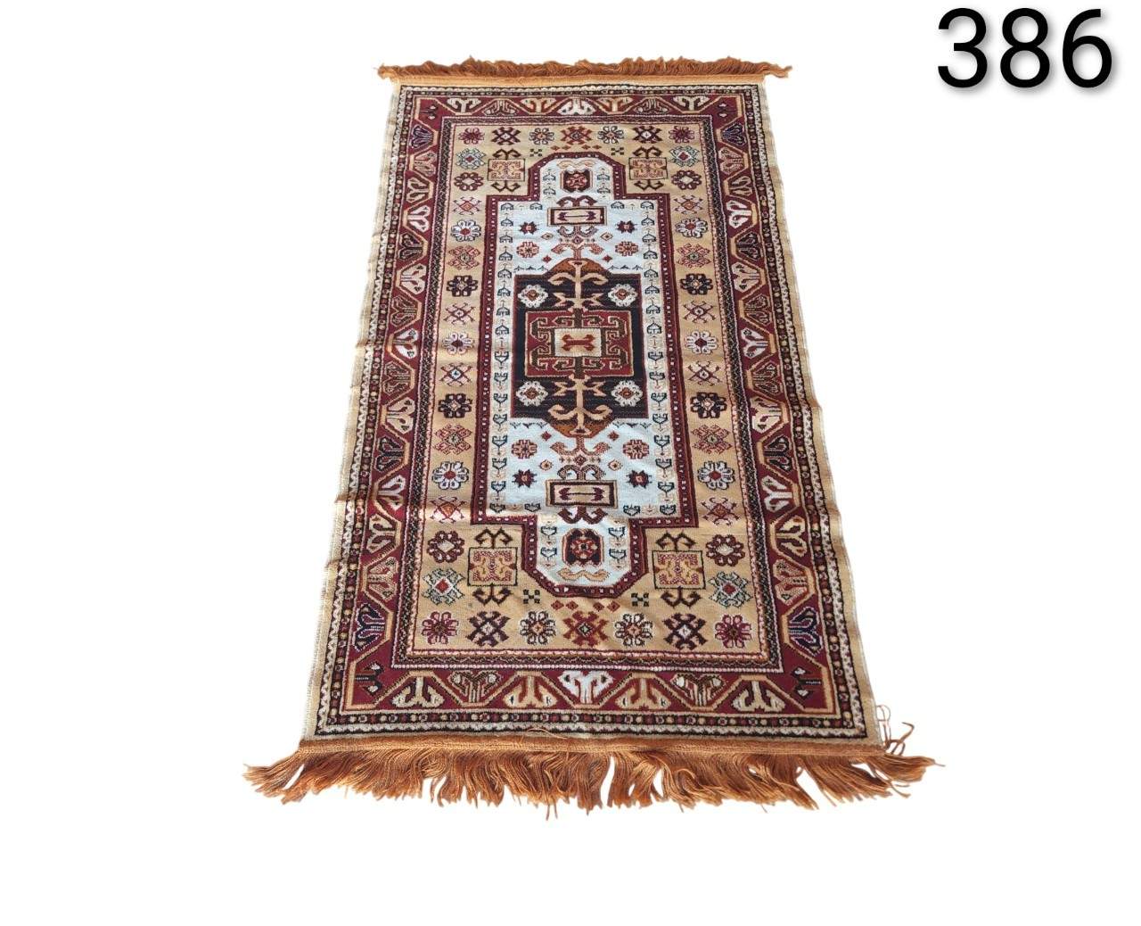 Alfombra es un kilim persa auténtico anudado a mano con motivos geométricos tradicionales alquiler para eventos, publicidad, peliculas y series