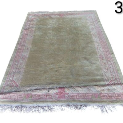 Alfombra turca antigua, anudada a mano, con un diseño de seda gris y acentos rosados alquiler para eventos, publicidad, peliculas y series