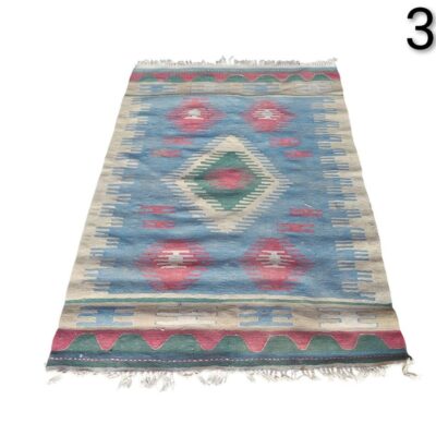 Alfombra es un kilim turco tradicional hecho a mano con técnicas de tejido plano alquiler para eventos, publicidad, peliculas y series