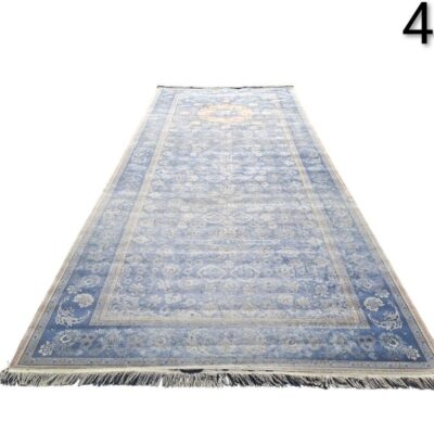 Alfombra de lana anudada a mano estilo Oushak y Peshawar en tonos azules y grises alquiler para eventos, publicidad, peliculas y series