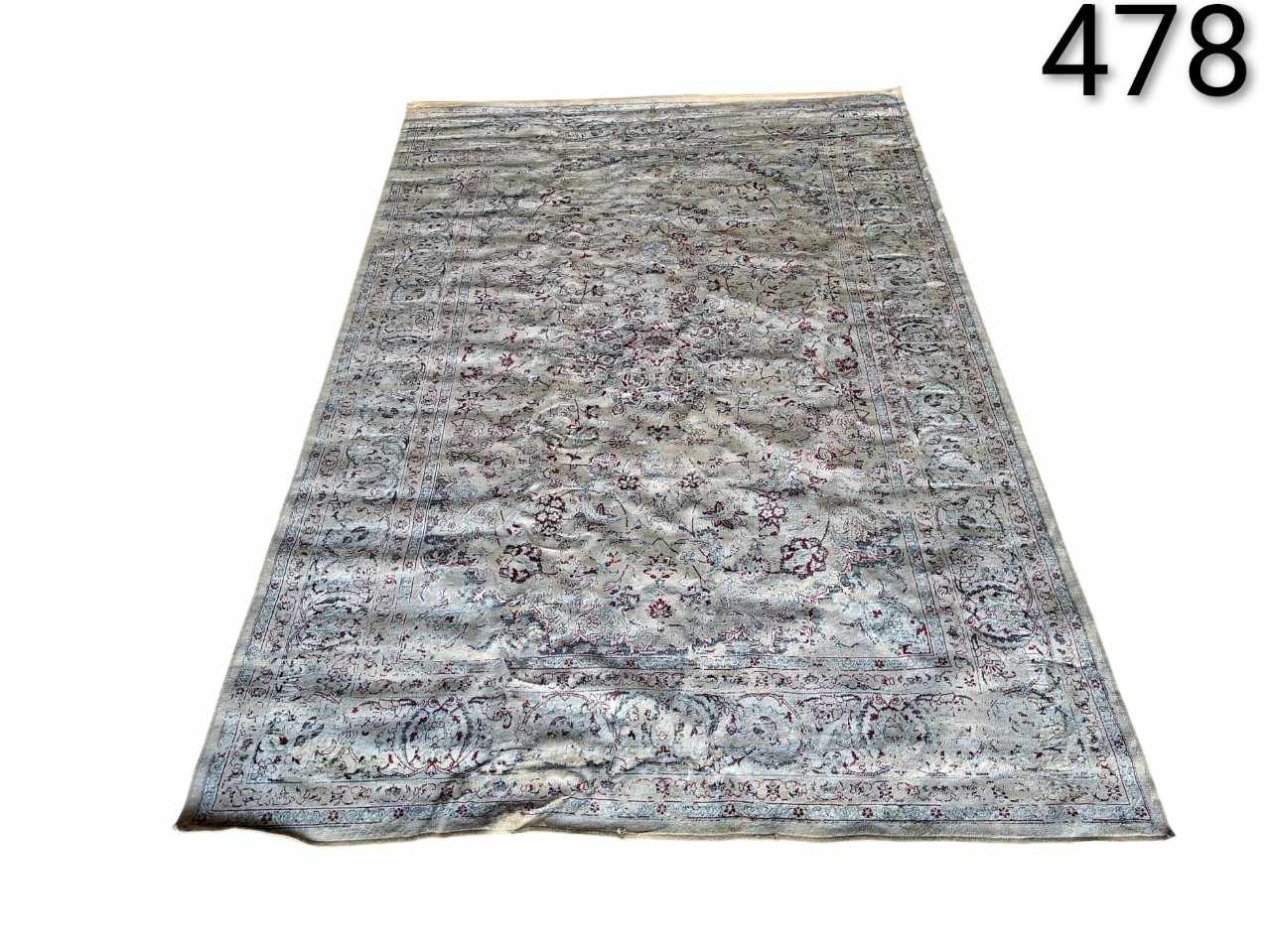 Oushak vintage handmade turkish wool rug in neutral grey and white tones with a floral design for rent for events, advertising, films and series.
