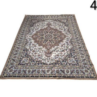 Alfombra de diseño oriental con motivos florales y un borde detallado alquiler para eventos, publicidad, peliculas y series