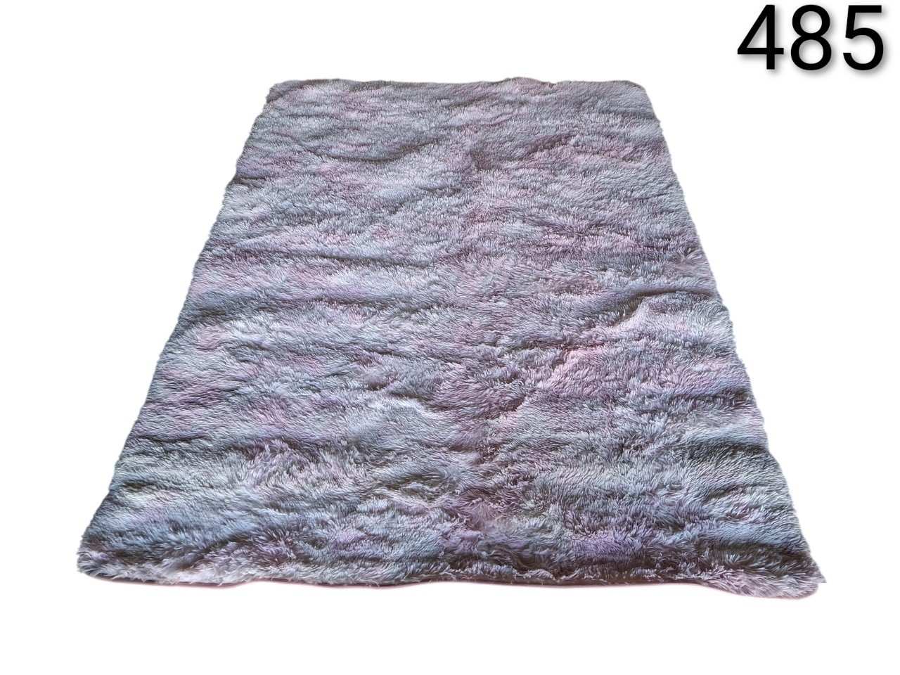 Alfombra de pelo suave con diseño degradado en tonos rosas y morados alquiler para eventos, publicidad, pelicula y series