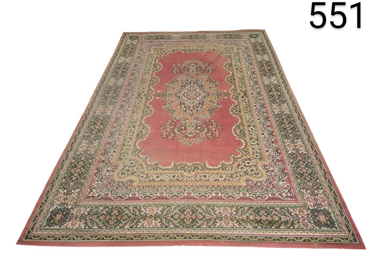 Handmade Cashmere rug made in Italy in the 1980s with pink wool and a central medallion motif for rent for events, advertising, films and series.