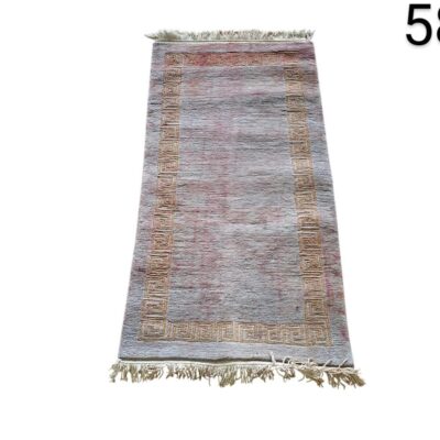 Oushak wool rug with geometric design and vintage look for rent for events, advertising, films and series.