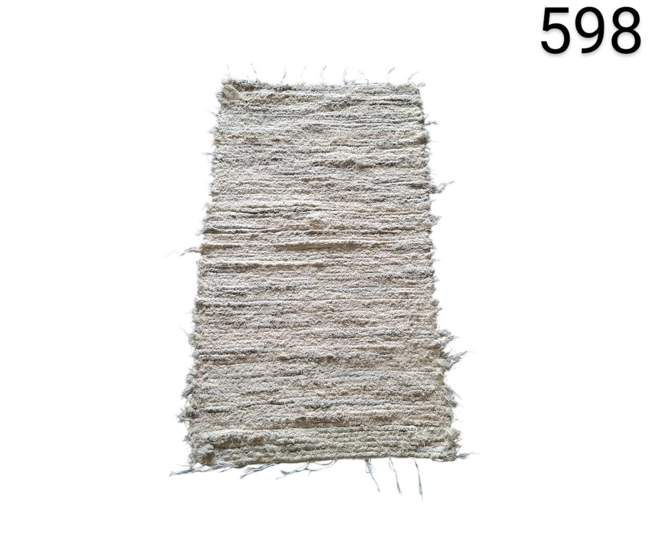 Beige cotton carpet for rent for events, advertising, movies and series.