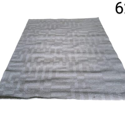 Benuta carpet from the Leo collection in light grey with a geometrical labyrinth design for rent for events, advertising, films and series.