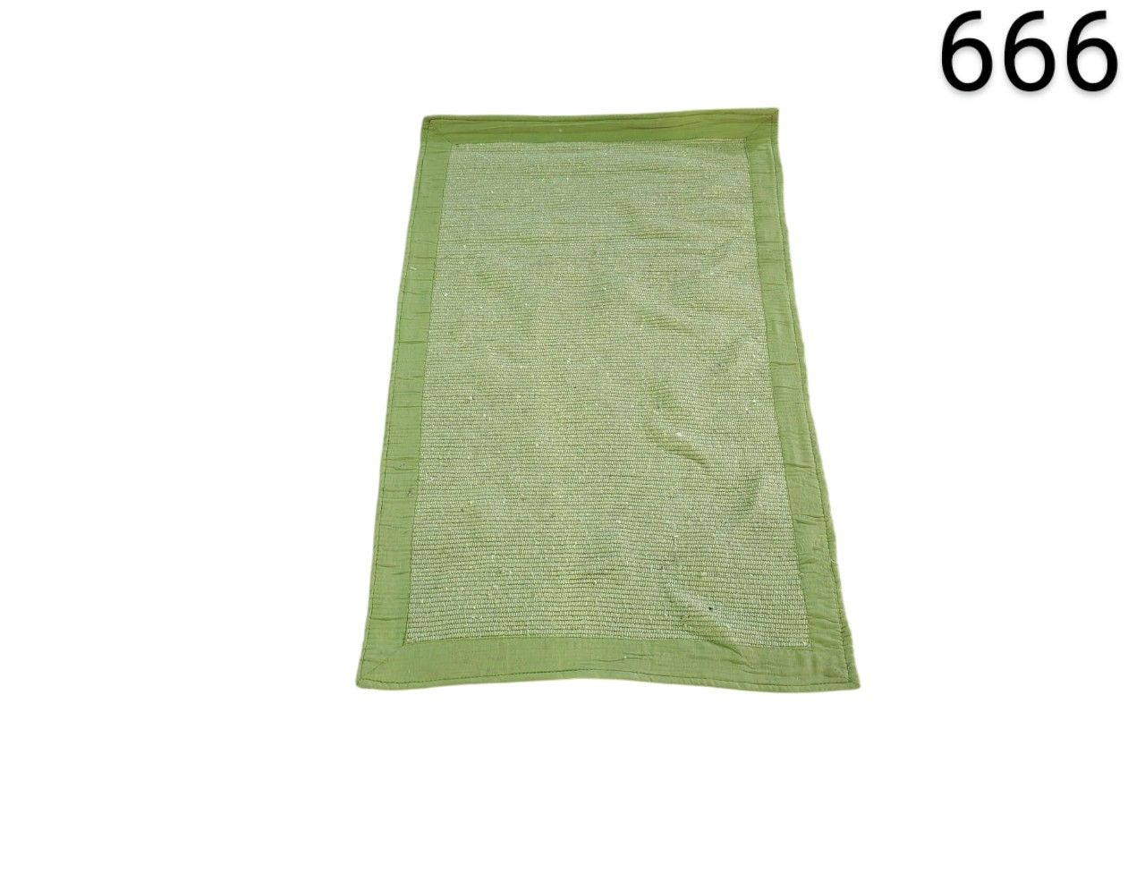 Alfombra rectangular verde con bordes reforzados alquiler para eventos, publicidad, peliculas y series