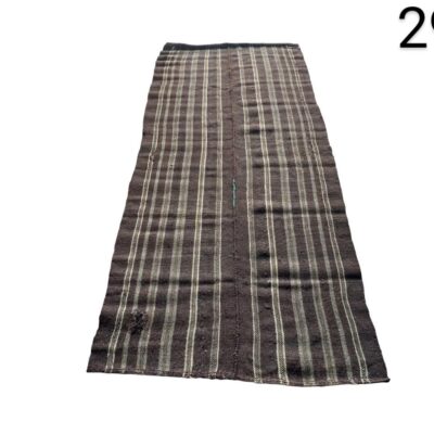 Alfombra Kilim turca vintage tejida a mano con rayas marrones y blancas alquiler para eventos, publicidad, peliculas y series