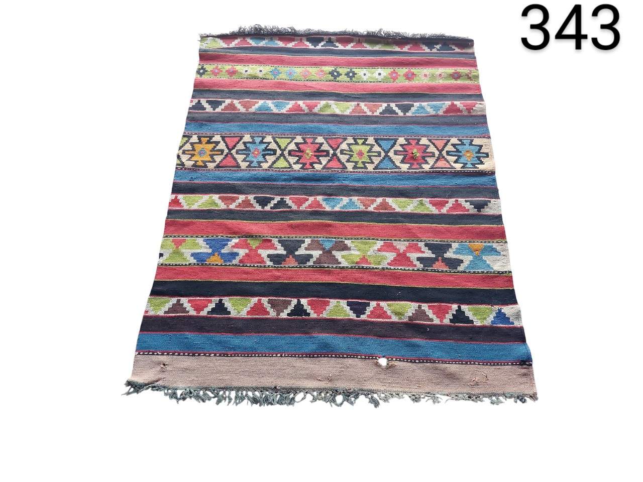Alfombra Kilim vintage de lana tejida a mano con patrones geométricos coloridos alquiler para eventos, publicidad, peliculas y series