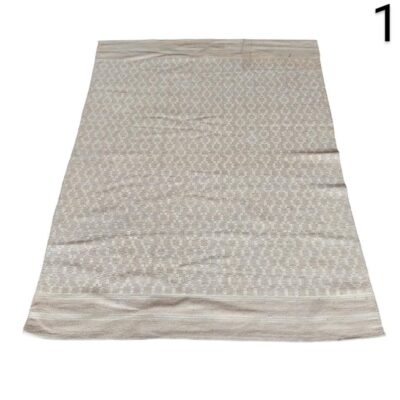 Alfombra beige con un patrón geométrico en relieve alquiler para eventos, publicidad, peliculas y series
