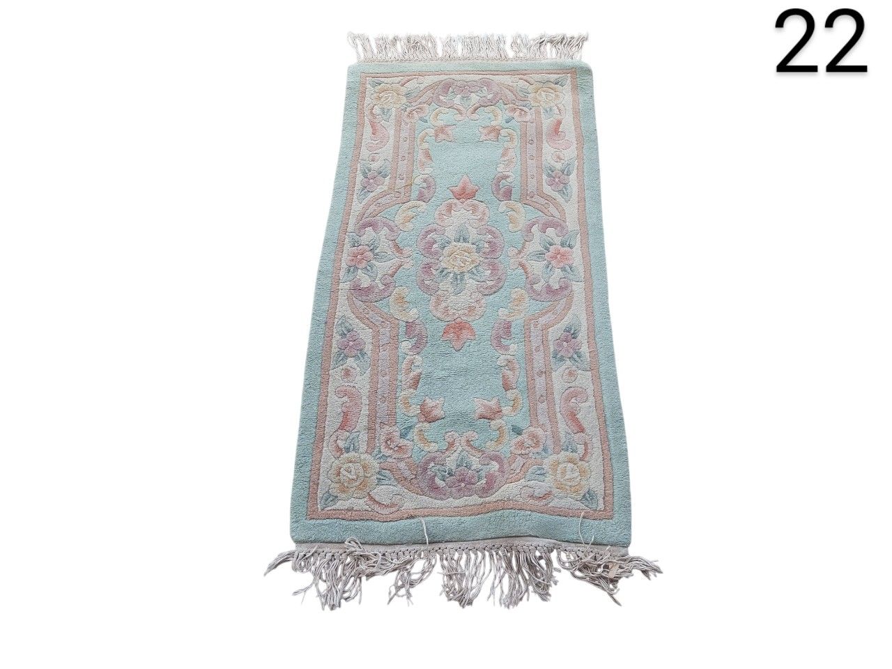 Alfombra china de lana anudada a mano con un diseño floral clásico en tonos verdes y rosas