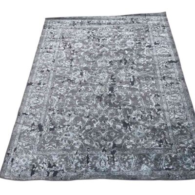 Alfombra de estilo vintage de transición combina un patrón ornamental clásico con un acabado desgastado intencional alquiler para eventos, publicidad, series y peliculas