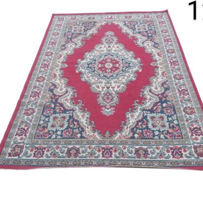 Alfombra es una pieza oriental tradicional de color rojo alquiler para eventos, publicidad, peliculas y series