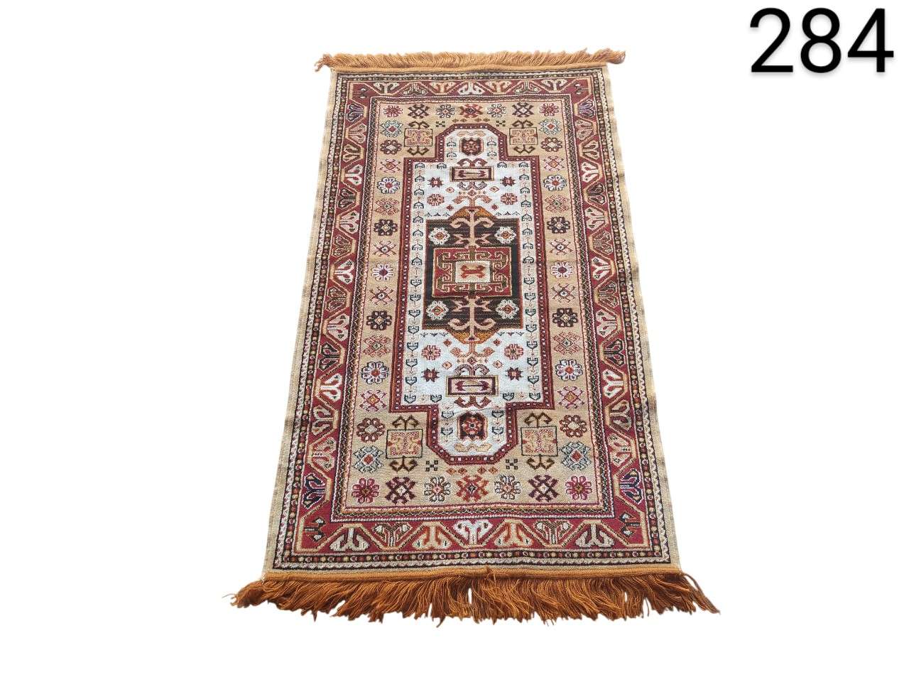 Alfombra oriental de lana estilo kilim con motivos geométricos en beige y burdeos alquiler para eventos, publicidd, peliculas y series
