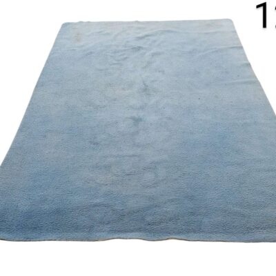 Alfombra peluda azul de estilo shag alquiler para eventos, publicidad, peliculas y series