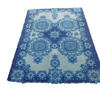 Alfombra turca azul vintage de la colección Madison de Safavieh con un patrón de medallón desgastado alquiler para eventos, publicidad, peliculas y series