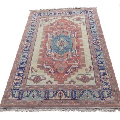 Alfombra turca vintage de lana hecha a mano  alquiler para eventos, publicidad, peliculas y series