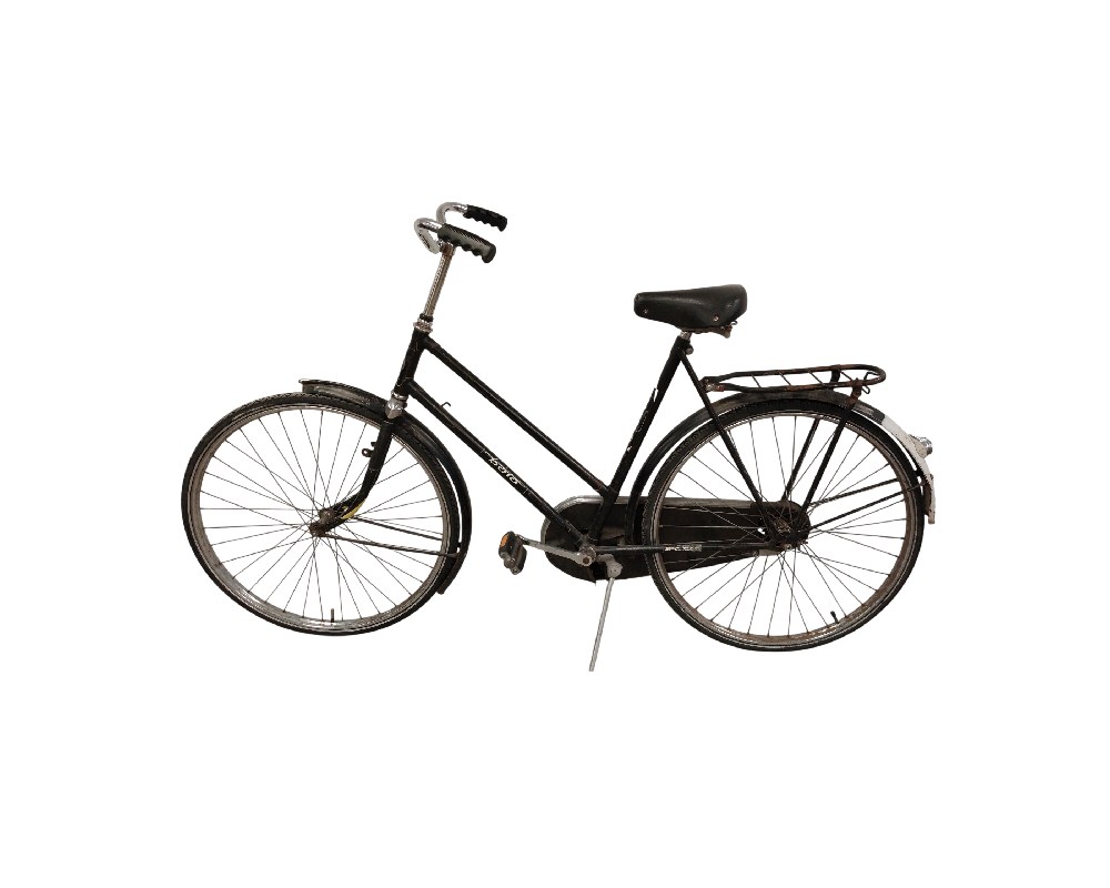 This city bike is a vintage Gazelle Speciaal in a classic black design, available for hire for events, advertising, films and TV series