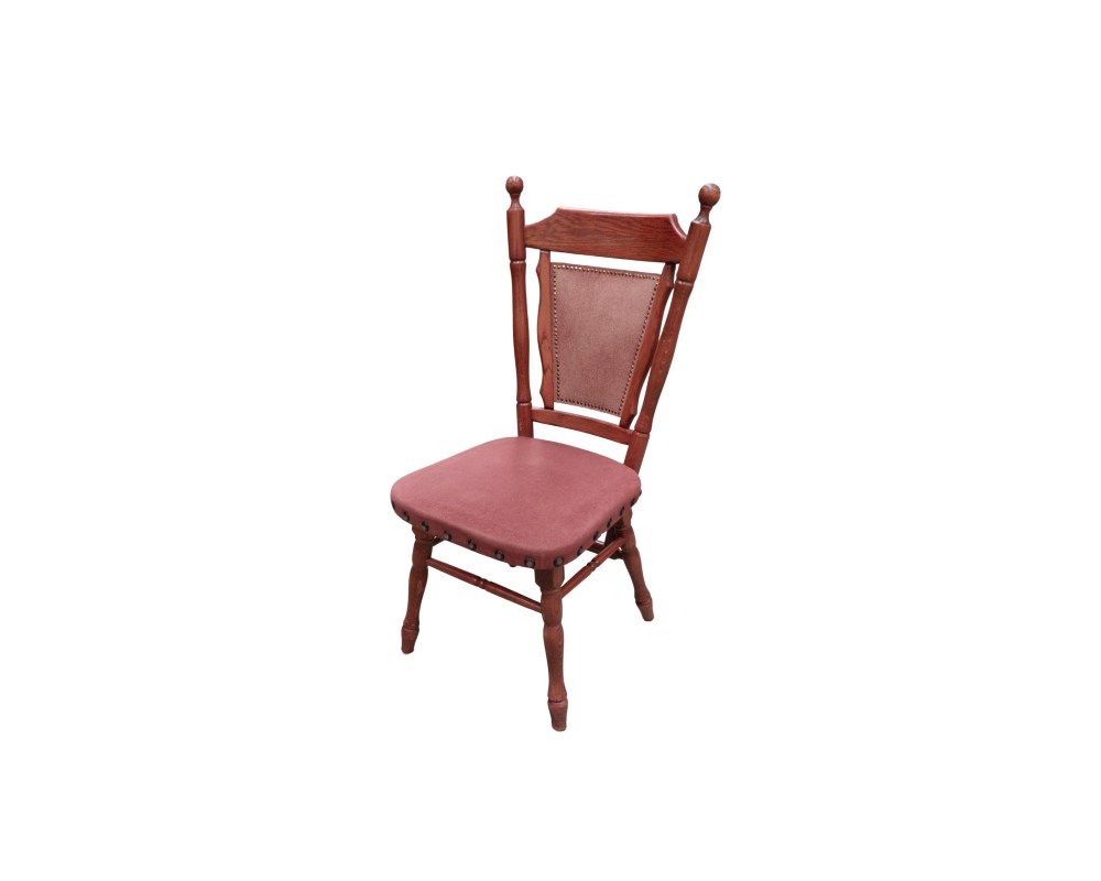 Silla clásica de madera destaca por su respaldo y asiento tapizados en tono burdeos con detalles de tachuelas alquiler para eventos, publicidad, peliculas y series
