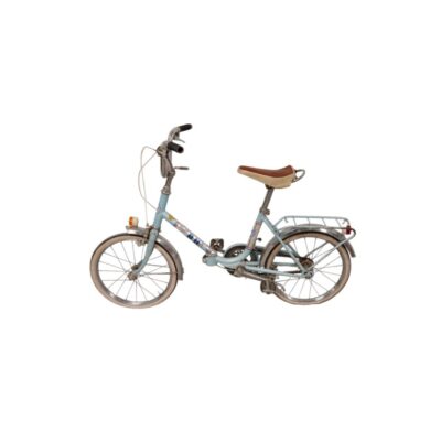 This classic, vintage-style BH children’s bike features a blue folding frame, chrome mudguards and a brown saddle; available for hire for events, advertising, films and TV series
