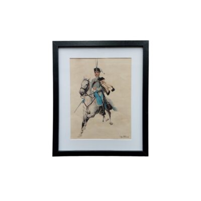 lámina enmarcado que muestra la representación detallada de un jinete militar vistiendo un uniforme histórico de gala en tonos azules y dorados, con un característico tocado con pluma blanca, montado sobre un caballo blanco en movimiento alquiler para eventos, publicidad, peliculas y series