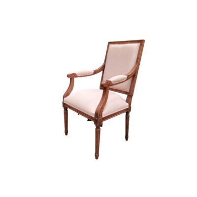 Sillón de comedor estilo Luis XVI cuenta con una estructura de madera tallada y tapicería de lino natural alquiler para eventos, publicidad, peliculas y series