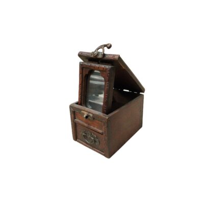 pieza de ebanistería tradicional, común en el mobiliario antiguo de diversas culturas asiáticas, diseñado tanto para su uso funcional como para ser un objeto decorativo elegante alquiler para eventos, publicidad, peliculas y series