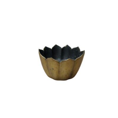Flower-shaped Metal Bowl 12074b