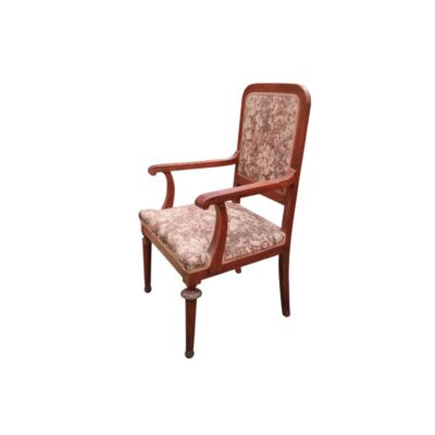 Sillón de estilo Imperio francés presenta una estructura de caoba tallada con tapicería floral alquiler para eventos, publicidad, peliculas y series