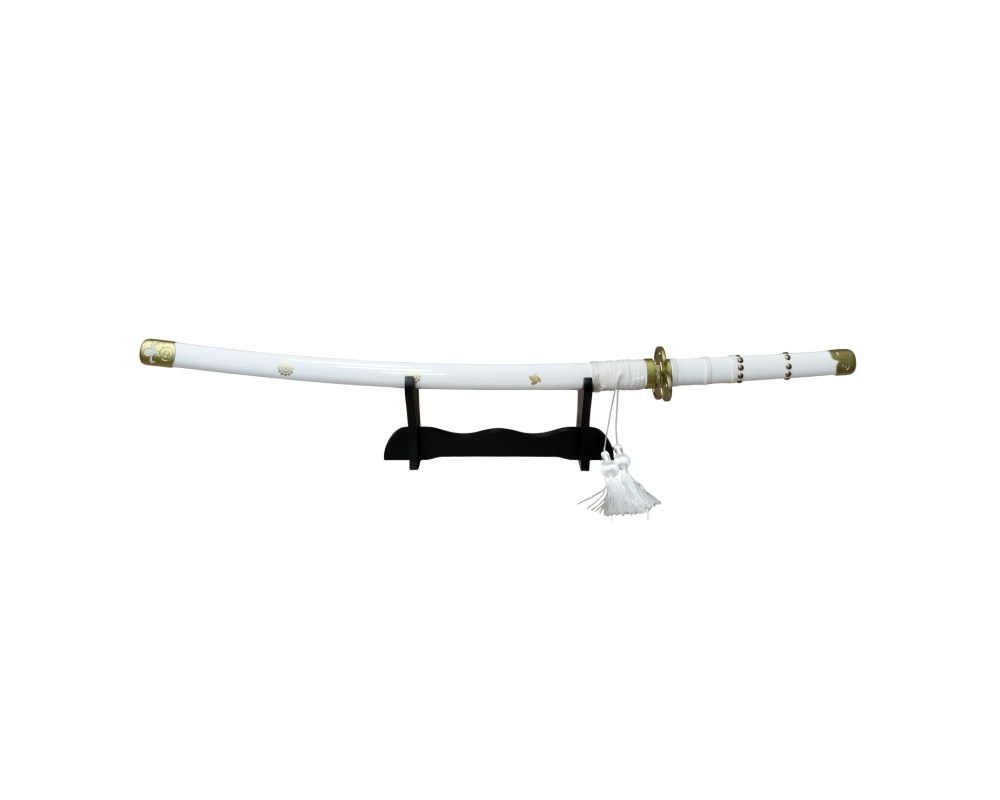 espada ornamental de estilo japonés con un acabado completamente en color blanco, presentada de forma horizontal sobre un soporte de sobremesa negro alquiler para eventos, publicidad, peliculas y series