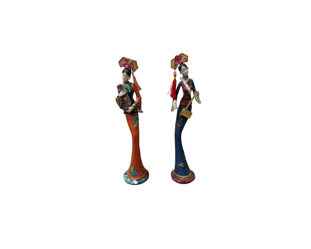 conjunto está compuesto por dos estatuillas decorativas que representan figuras femeninas tradicionales con tocados ornamentados en la cabeza y trajes largos estilizados en tonos contrastantes de rojo y azul, decorados con detalles florales alquiler para eventos, publicidad, peliculas y series
