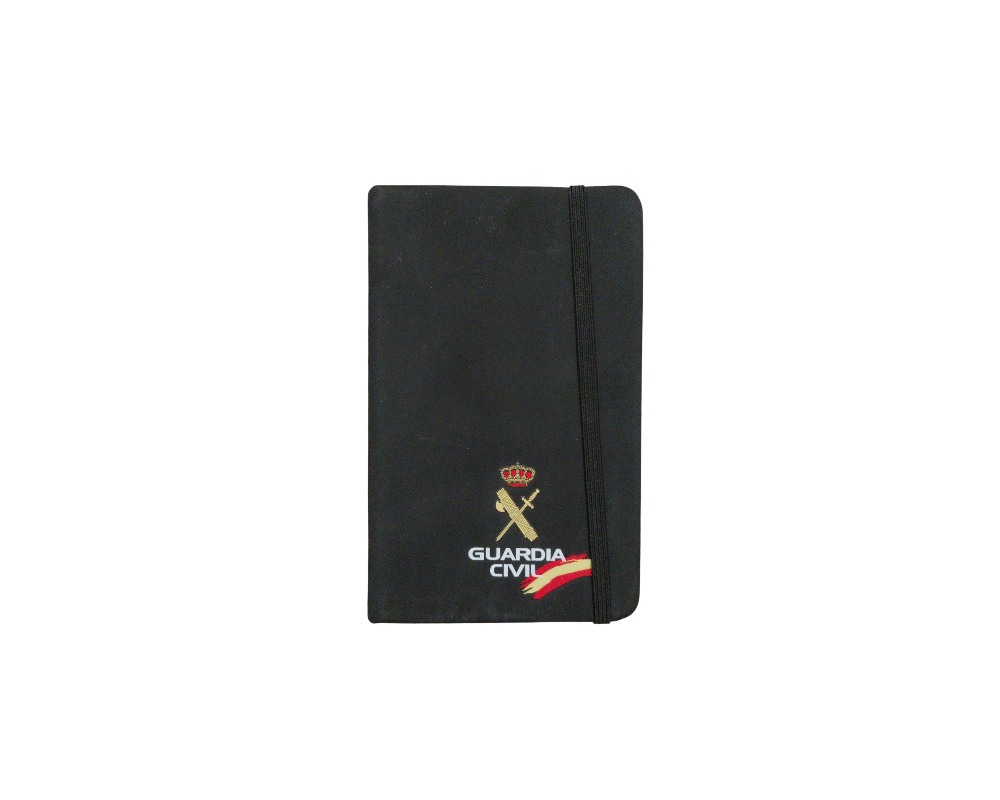 libreta de notas de color negro con cierre de goma elástica vertical, caracterizada por mostrar impreso en la parte inferior el emblema institucional y la corona real de la Guardia Civil, acompañados de una franja con los colores de la bandera de España alquiler para eventos, publicidad, peliculas y series