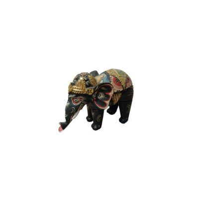 estatuilla decorativa de un elefante con acabado oscuro, caracterizada por intrincados detalles pintados a mano, un elaborado tocado dorado en la cabeza y un manto o gualdrapa multicolor con patrones ornamentales alquiler para eventos, publicidad, peliculas y series
