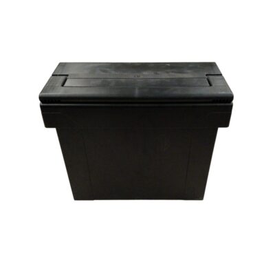 caja archivadora portátil de color negro fabricada en plástico resistente, diseñada con una estructura abierta en su parte superior interna para sostener y organizar carpetas colgantes alquiler para eventos, publicidad, peliculas y series
