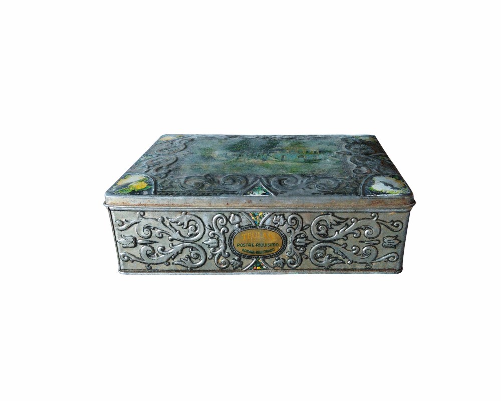 magnífica caja de lata litografiada y en relieve de época, correspondiente a la marca de repostería "Teulas - Postre Riquísimo (Nombre Registrado)" alquiler para eventos, publicidad, peliculas y series