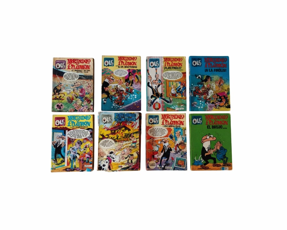 lote de tebeos y cómics clásicos de la emblemática colección "Olé!" de Mortadelo y Filemón, creados por el célebre autor Francisco Ibáñez. Muestra las portadas ilustradas originales con divertidas escenas de los famosos agentes de la T.I.A alquiler para eventos, publicidad, peliculas y series