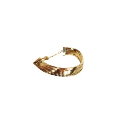 This collection brings together a select range of bracelets in modern and sophisticated styles, with metallic finishes in shades of gold and silver. Available for hire for events, advertising, films and TV series.